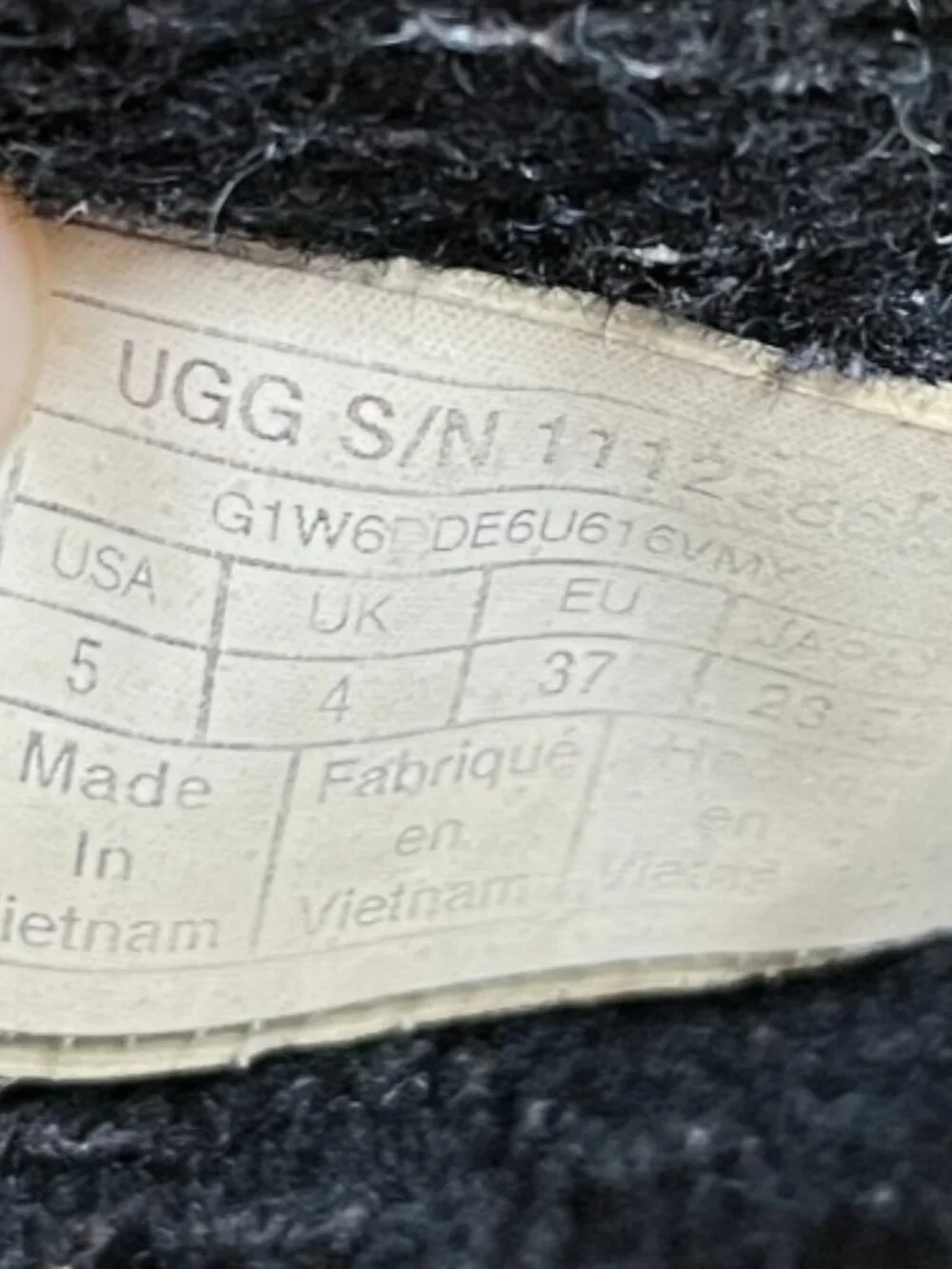 UGG Classic Clear Mini II Girls Size 5Y Black Casual Waterproof Ankle Rain Boots